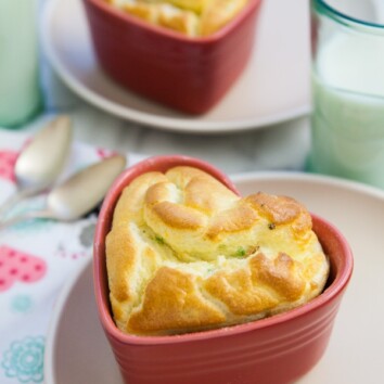 Bacon and Chive Soufflé Recipe from thelittlekiitchen.com