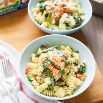 Summer Vegetable Pasta from thelittlekiitchen.com