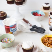 Birthday Cupcake Decorating Party from thelittlekiitchen.com