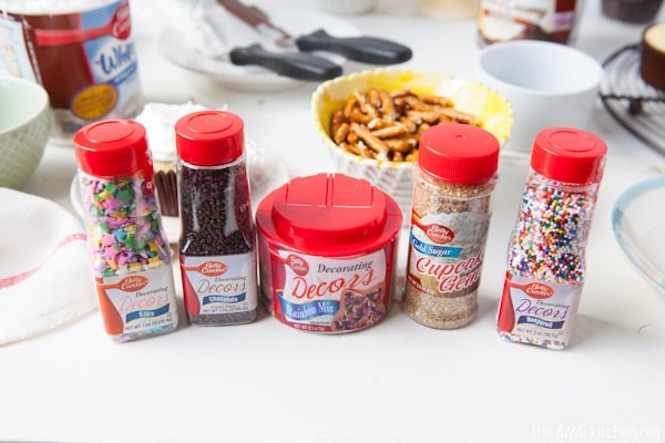 Birthday Cupcake Decorating Party from thelittlekiitchen.com