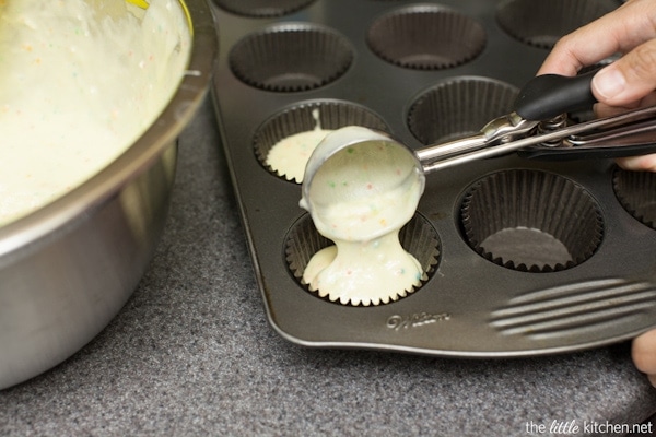 Birthday Cupcake Decorating Party from thelittlekiitchen.com