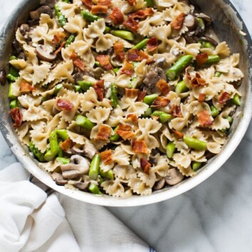 One-Pot Pasta with Mushrooms and Asparagus from thelittlekiitchen.com