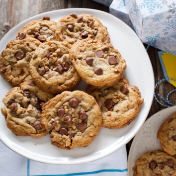 Brown Butter Milk Chocolate Toffee Almond Cookies from thelittlekiitchen.com