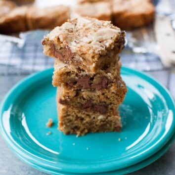 Milk Chocolate Walnut Blondies from thelittlekiitchen.com