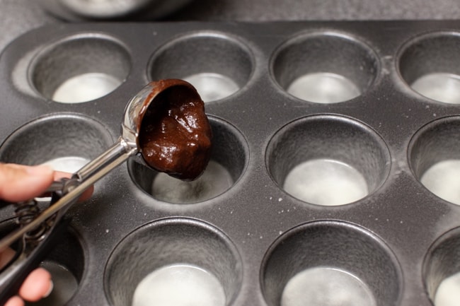 How to Make Brownie Cups from thelittlekiitchen.com