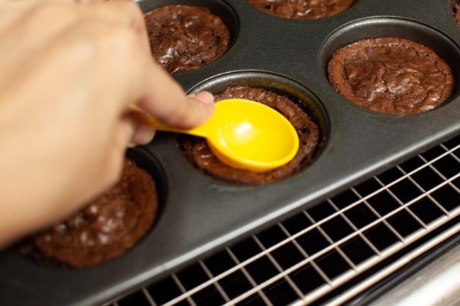 How to Make Brownie Cups from thelittlekiitchen.com